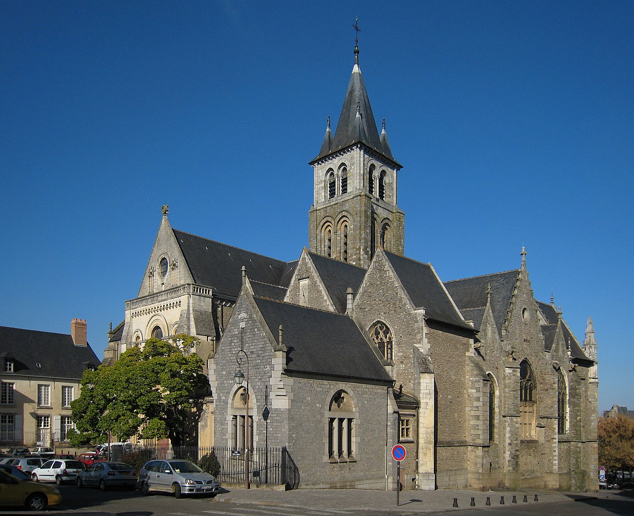 Cathedral de la Sainte-Trinité de Laval