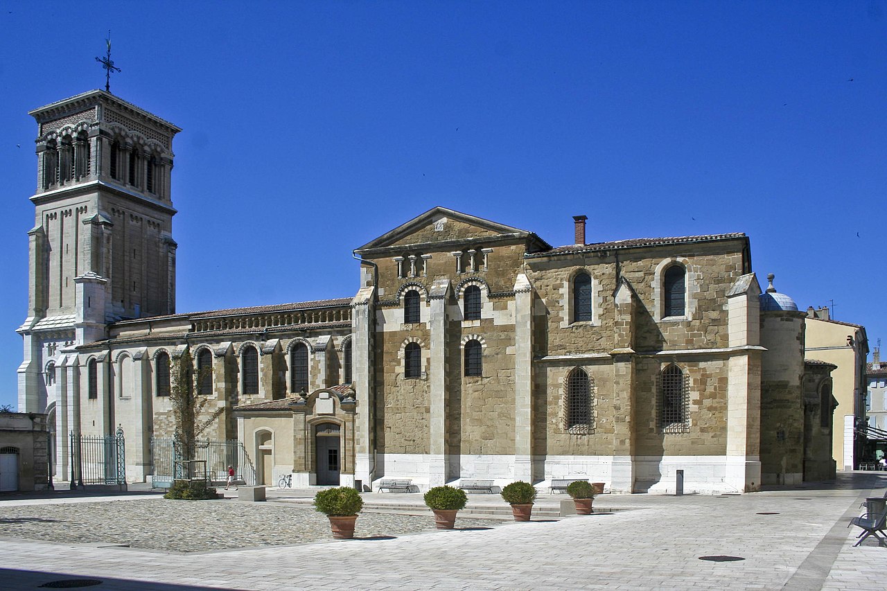 Cathedral Saint-Apollinaire de Valence